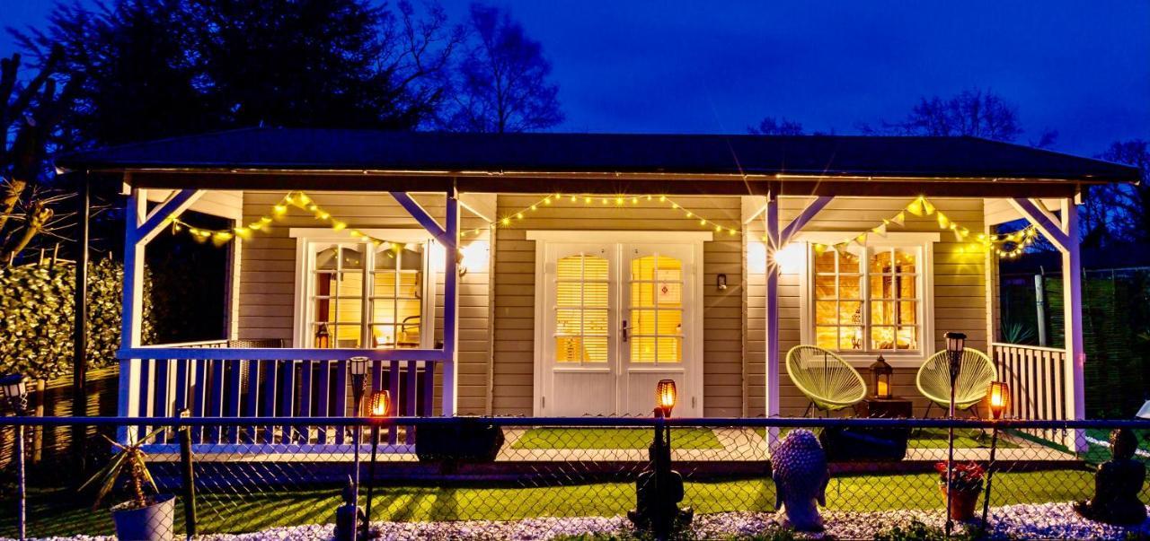 The Retreat Log Cabin ซัดเบอรี ภายนอก รูปภาพ