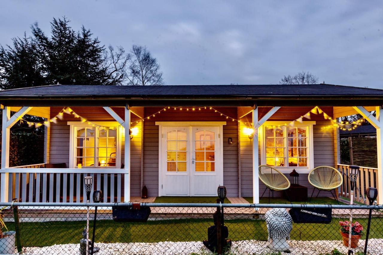 The Retreat Log Cabin ซัดเบอรี ภายนอก รูปภาพ