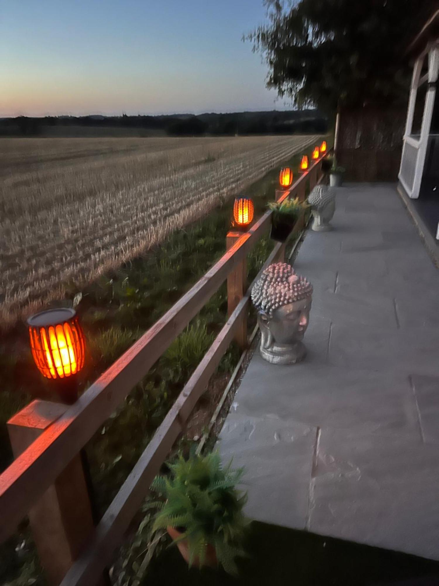 The Retreat Log Cabin ซัดเบอรี ภายนอก รูปภาพ